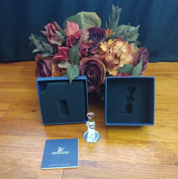 Swarovski Crystal I Love You Kris Bear w/ Pink Heart Balloon & Stand Plate & Box - Picture 2 of 16